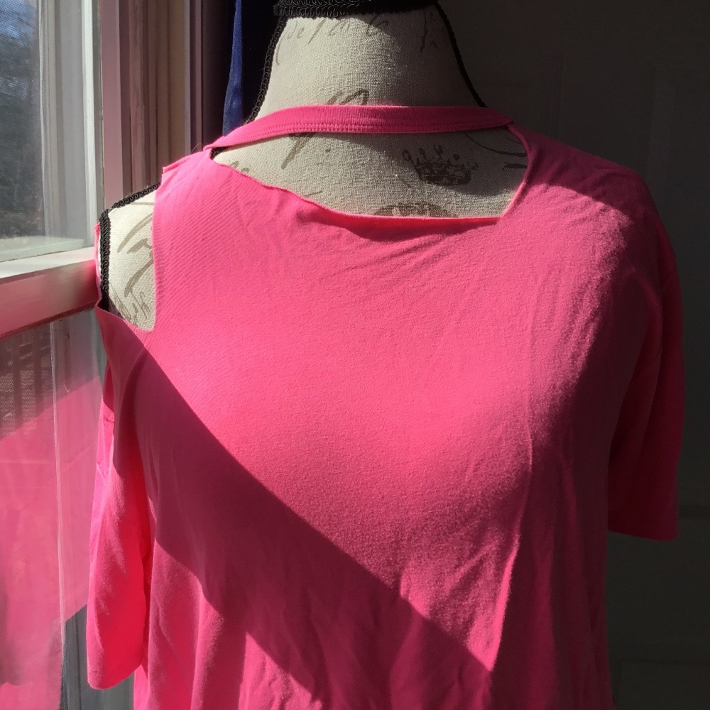 NWT SUPER Striking Pink Alice + Olivia Top! 💝